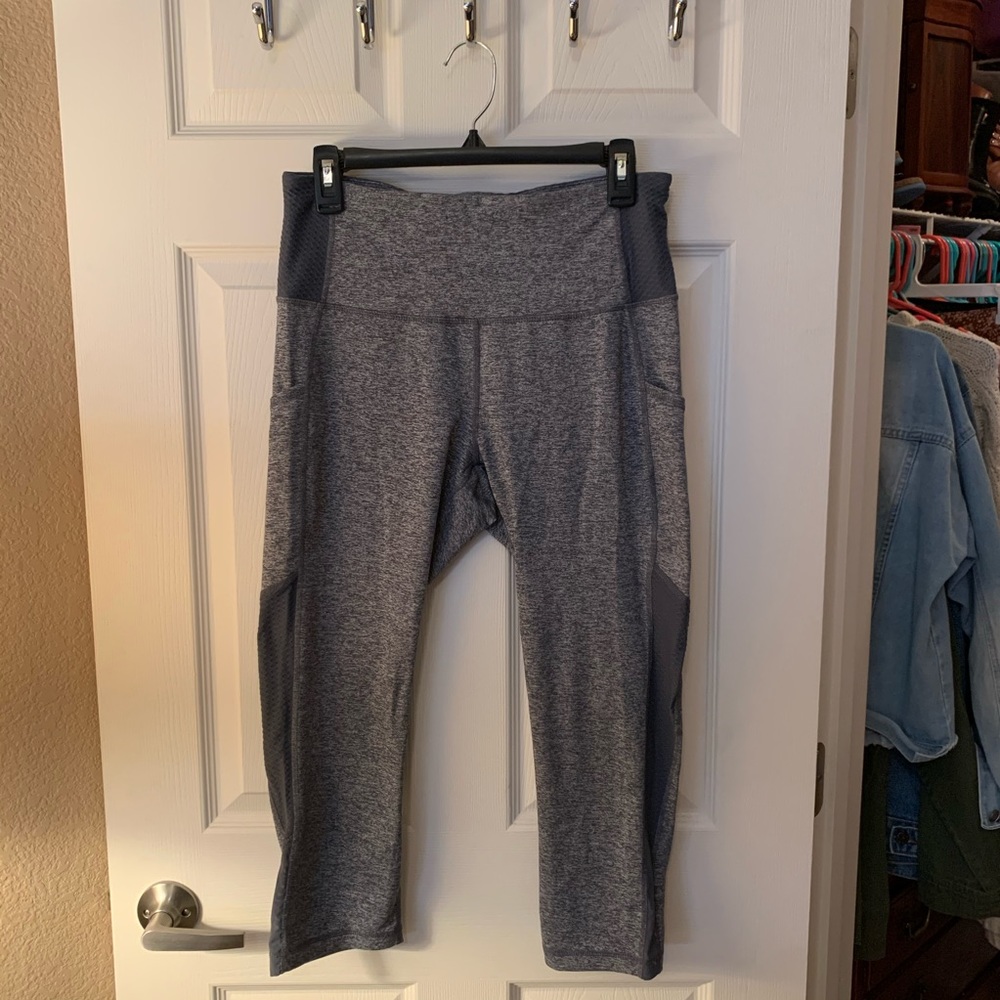 Grey Cropped Leggins